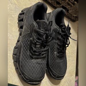 Reebok unisex  Black Athletic Sneakers